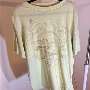 American Eagle Outfitters Light Yellow Graphic Tee
